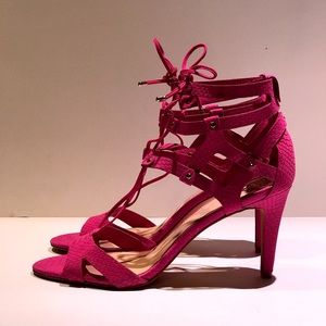 Vince Camuto⚡️Fuschia Lace-up Heels SZ 11